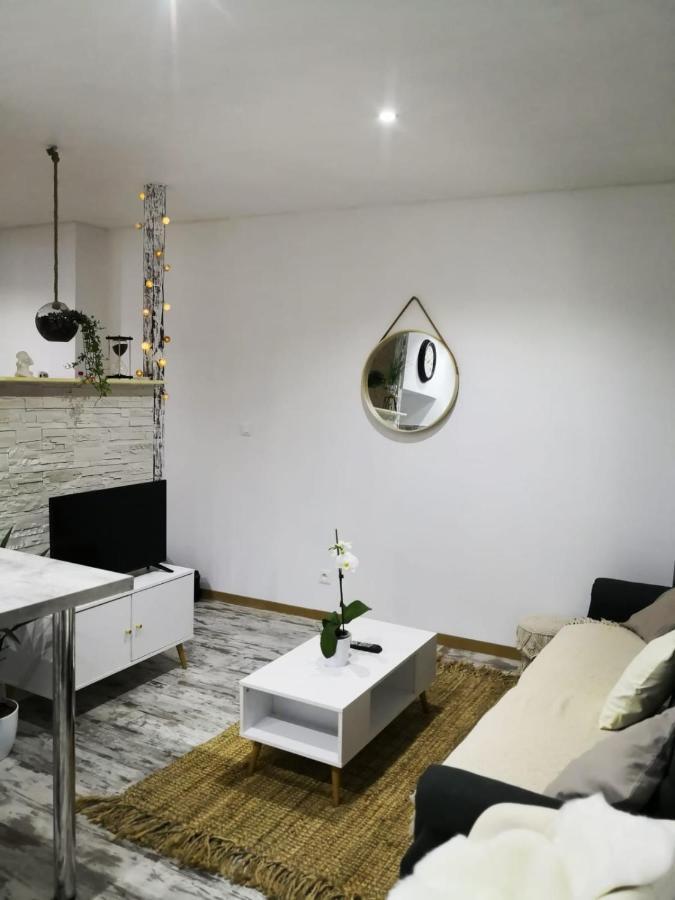 Studio Zen Et Cosy, Neuf En Pleine Ville Saint-Claude Exteriör bild