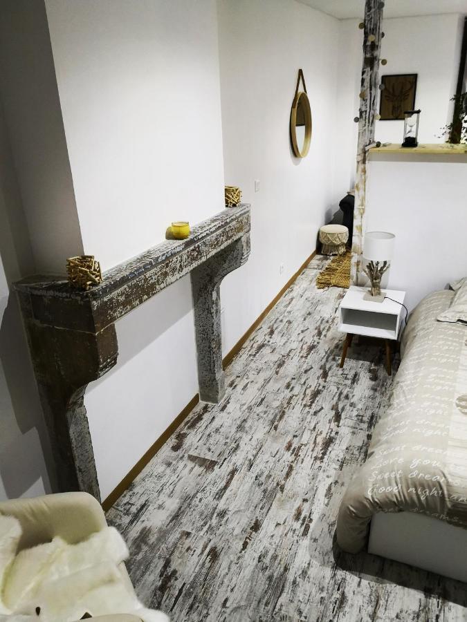 Studio Zen Et Cosy, Neuf En Pleine Ville Saint-Claude Exteriör bild